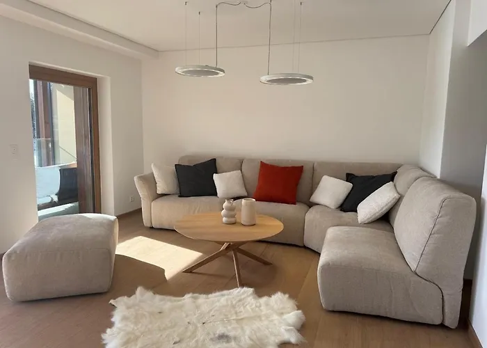 Cozy With And Mountain View 公寓